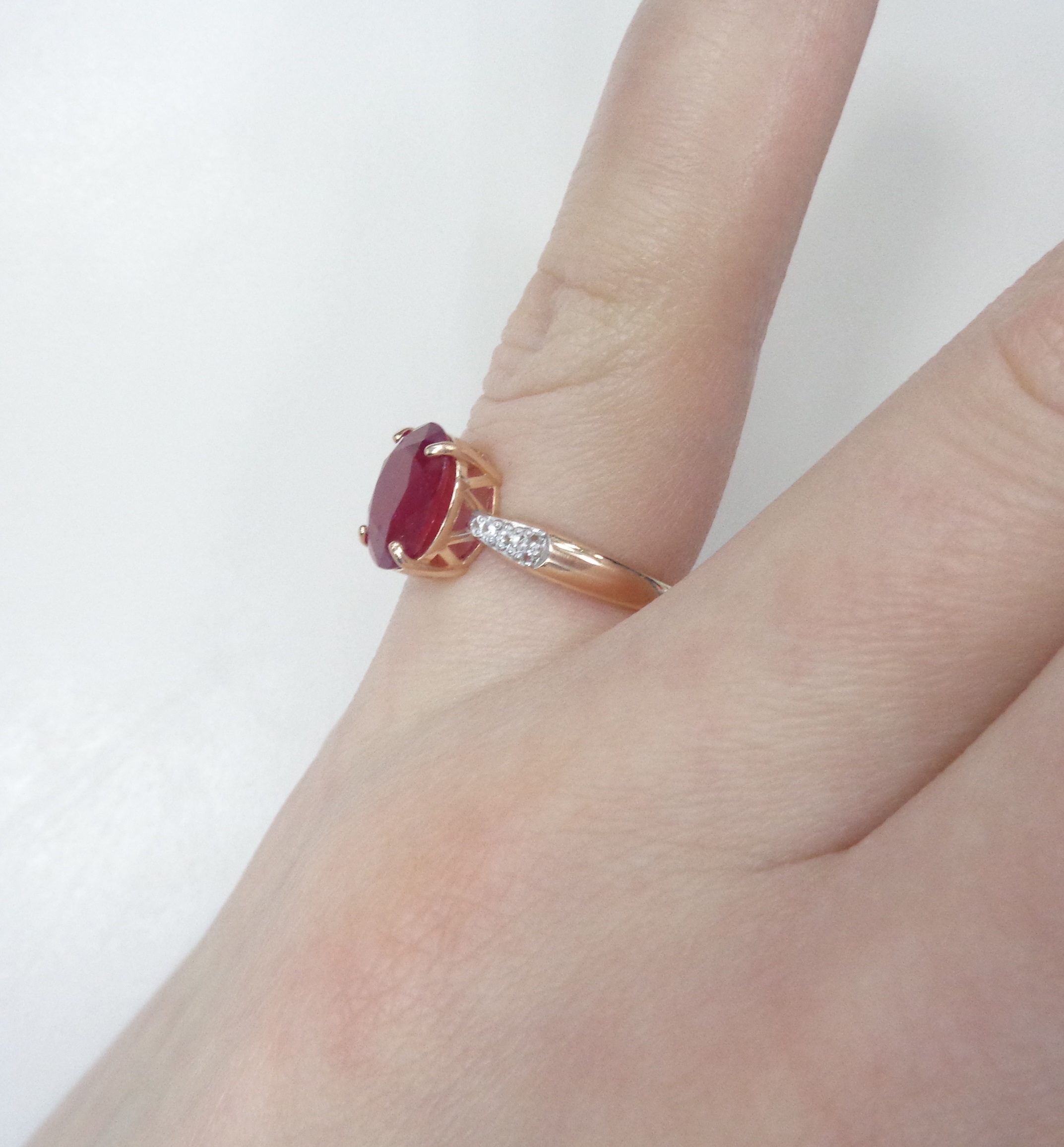 Серебряное кольцо с рубином